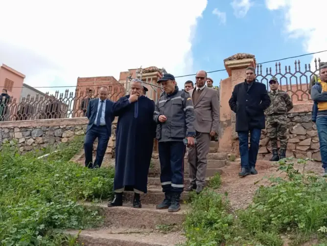عامل خنيفرة يحضر لموقع غرق الطفل بواد أم الربيع ويواسي أسرته