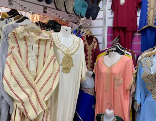 الغلاء يؤثر على فرحة العيد ويسبب ركودا في سوق الملابس التقليدية