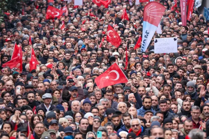 أزمة “اعتقال إمام أوغلو”..هل استفاد أردوغان من التوقيت والمناخ الدولي؟