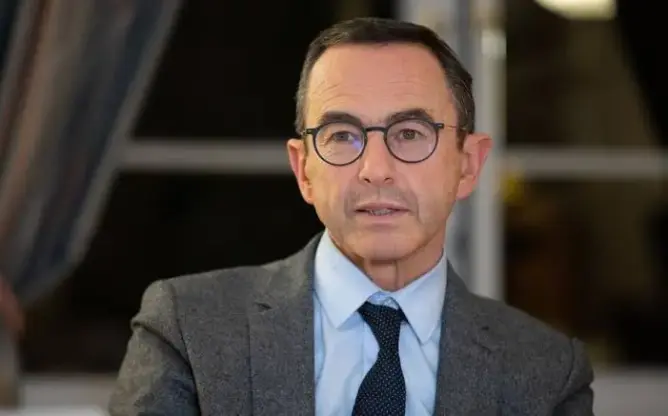 تصعيد دبلوماسي.. فرنسا تمنع 800 شخصية جزائرية من دخول باريس