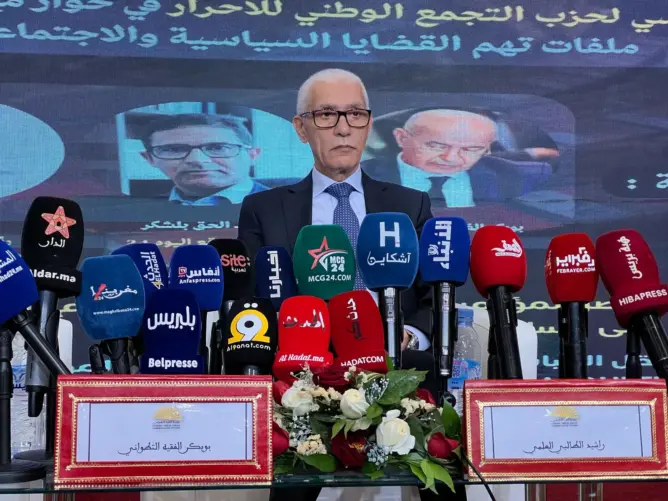 الطالبي: لم استصغر البرلمانية شباط ووصف الكوفية الفلسطينية بـ”الشرويطة” غير مقبول