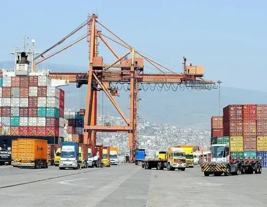 عجز الميزان التجاري يحاصر حجيرة بالبرلمان.. والأخير يدعو الخواص إلى تكثيف التصدير