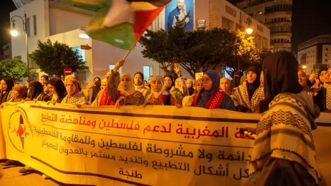 “التطبيع” يقسم إسلاميي المغرب.. العدل والإحسان تدين “استغلال” فلسطين والبيجدي يتهمها بـ”الصبيانية”