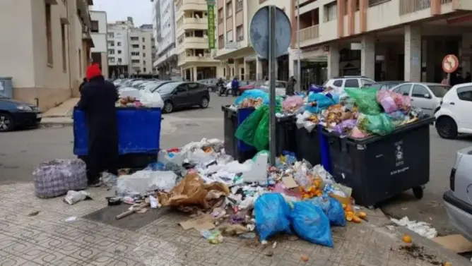 جدل بطنجة حول مقترح يرمي إلى تغريم المتورطين في مخالفات النظافة