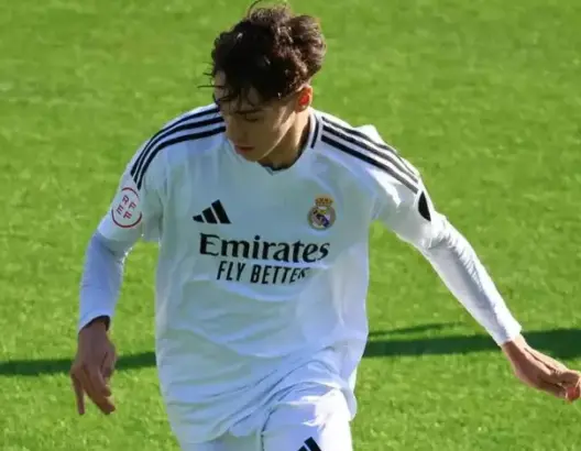 إسبانيا تكسب الرهان.. لاعب ريال مدريد يختار “لا روخا” على حساب “الأسود”