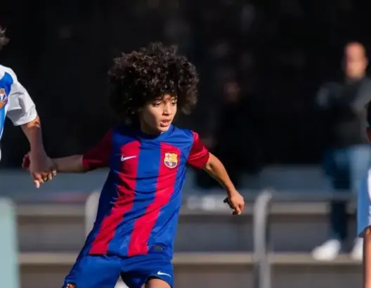 “ميسي الجديد” يشعل سباقا بين 3 دول.. هل يختار آدم قروال المنتخب المغربي؟
