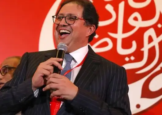 قدماء الوداد يتهمون آيت منا بـ”العشوائية”.. ويدعون لإنقاذ القلعة الحمراء