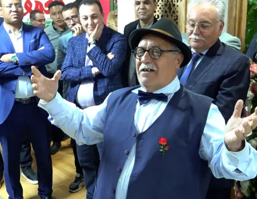 الزجال الصنعاوي يصنع الحدث في افتتاح مقر “العمق”