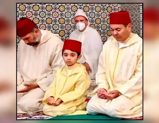 الأمير رشيد يزور ضريح إدريس الأزهر بفاس بمناسبة ختان الأميرين أحمد وعبد السلام