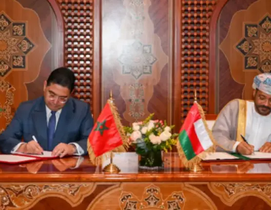 المغرب وعُمان يوقعان حزمة اتفاقيات لتعزيز التعاون الثنائي في مجالات حيوية