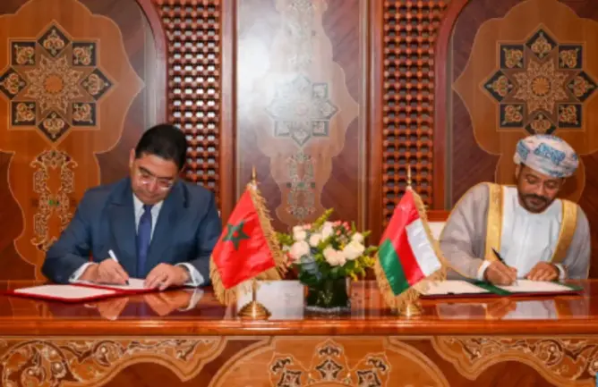 المغرب وعُمان يوقعان حزمة اتفاقيات لتعزيز التعاون الثنائي في مجالات حيوية