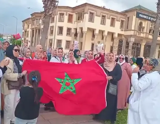 عمال شركة “سنمطكس” ببرشيد يطالبون بصرف الأجور المتأخرة وتحسين ظروف العمل