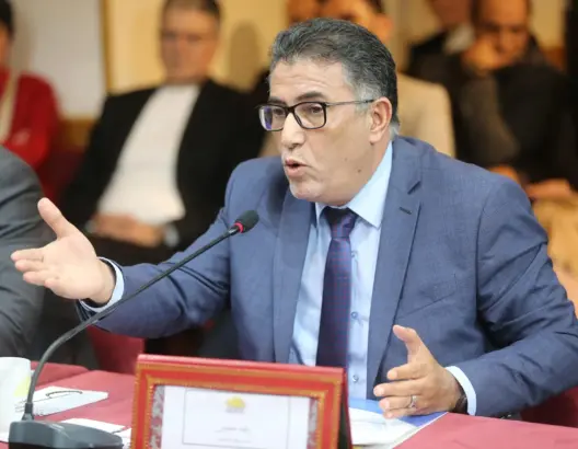 حموني: التحسن الاقتصادي ظرفي وسنة 2026 ستكون “سنة بيضاء” اجتماعيا