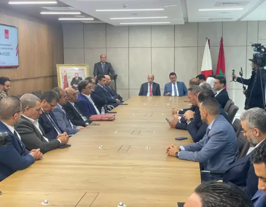 الصابري يوقع اتفاقية جماعية لتحسين وضعية 3 آلاف أجير بالدار البيضاء