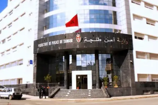تقديم شيك على حساب مغلق يوقف مستشارا بطنجة