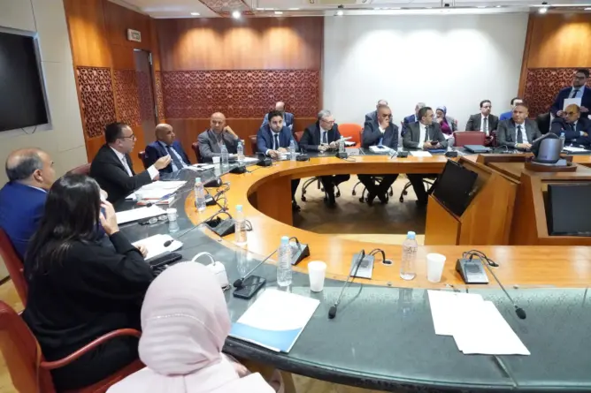 الغموض يلف استطلاع البرلمان لـ”دعم الفراقشية” وسط اتهامات متبادلة بـ”إقبار الحقيقة”