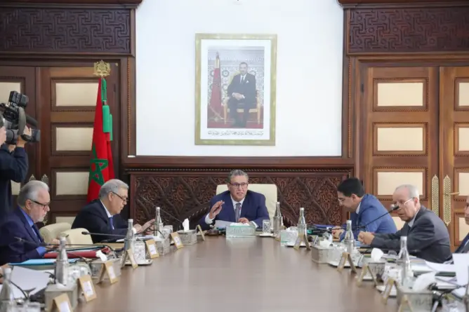 الحكومة تفتح ورش تحسين وضعية موظفي الجماعات وتُرسي لجنة إصلاح أنظمة التقاعد