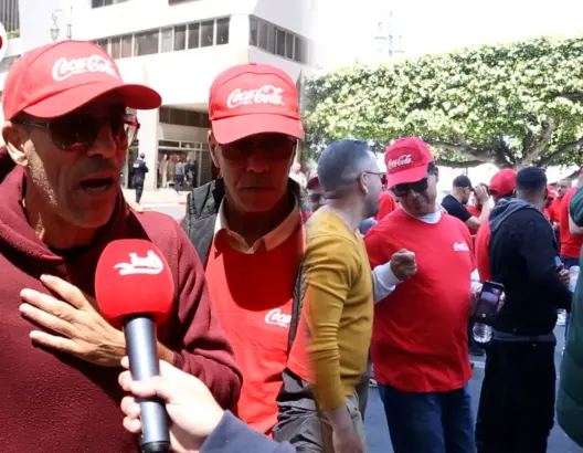 عمال “كوكاكولا” يكشفون تأثير المقاطعة ويتخوفون من قانون الإضراب