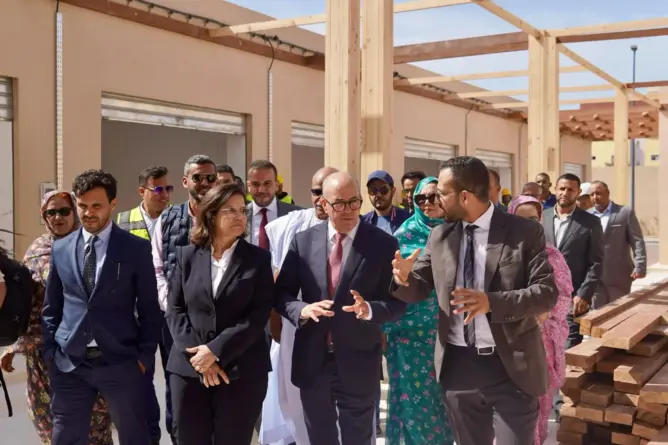البواري يطلق بالداخلة مشاريع لتحديث التسويق وتثمين الثروات البحرية وتعزيز سلامة الصيادين