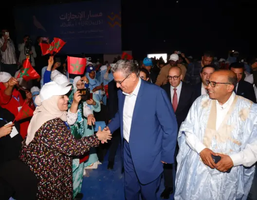 أخنوش من الداخلة: السياسة عمل لا شتائم.. والمغاربة متمسكون بالأحرار وأغلبيته