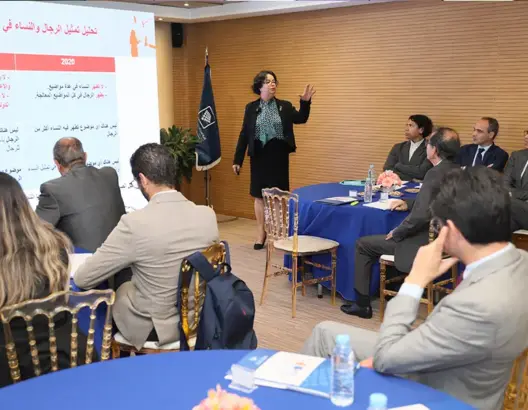 تقرير يكشف استمرار هيمنة الذكور على زمن الكلمة والظهور في الإعلام المغربي