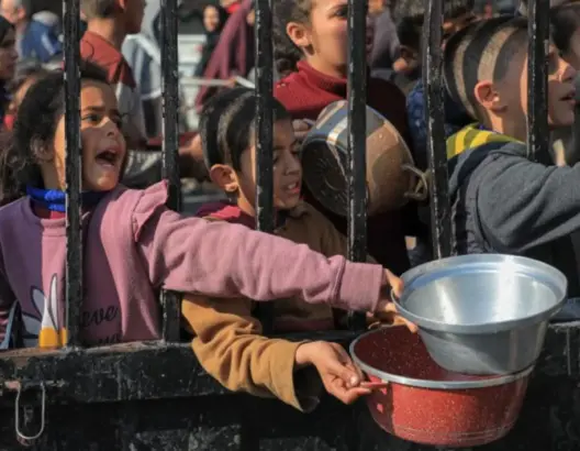 أكثر من 100 مثقف مغربي يطالبون بوقف التطبيع ويدينون العدوان على غزة