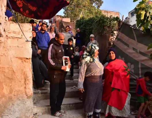 متضررو “العمارة المنهارة” يبيتون في العراء