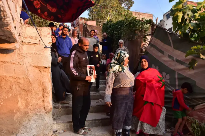 متضررو “العمارة المنهارة” يبيتون في العراء