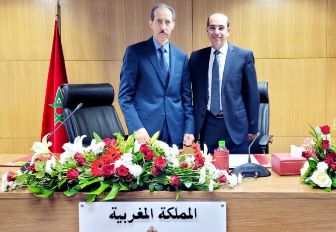 جرى صباح اليوم الأربعاء 14 ماي 2025، بمقر رئاسة النيابة العامة بالرباط، حفل تسليم السلط بين هشام بلاوي، الوكيل العام الجديد للملك لدى محكمة النقض، رئيس النيابة العامة، وسلفه مولاي الحسن الداكي، وذلك عقب التعيين الذي تفضل به الملك محمد السادس، بصفته رئيسا للمجلس الأعلى للسلطة القضائية.