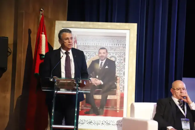 في لقاء بطنجة.. وهبي للمحامين: أنتم مني وأنا منكم.. وقانون المهنة وضعته أولا وأخيرا لي كمحام