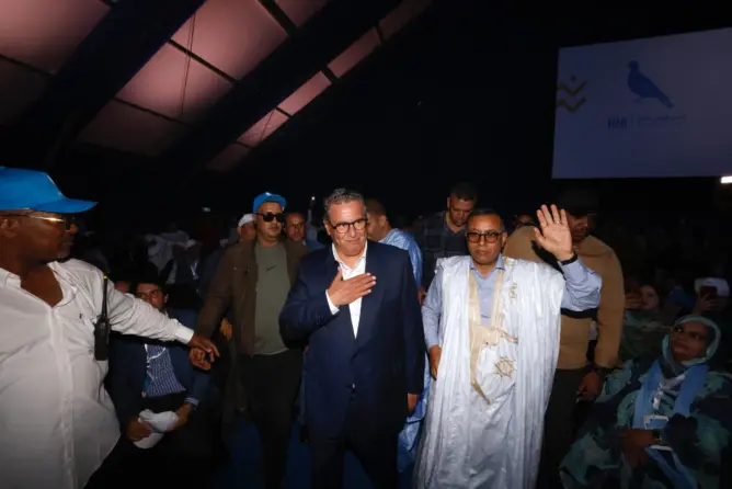 أخنوش من العيون: معركتنا مع الفقر والهشاشة.. وإنجازاتنا تشفع لنا للتواصل مع المغاربة بـ”وجه أحمر”