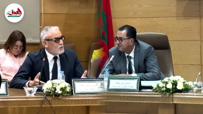 والي طنجة يهاجم أبرشان: لا خصاص حاد في الفنادق ومشاريع الضغط “لن تمر”