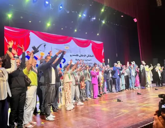 بمسرحية ” لن أتنازل عن حقوقي”.. مؤسسة تعليمية من خنيفرة تحصد الجائزة الكبرى للمسرح المدرسي