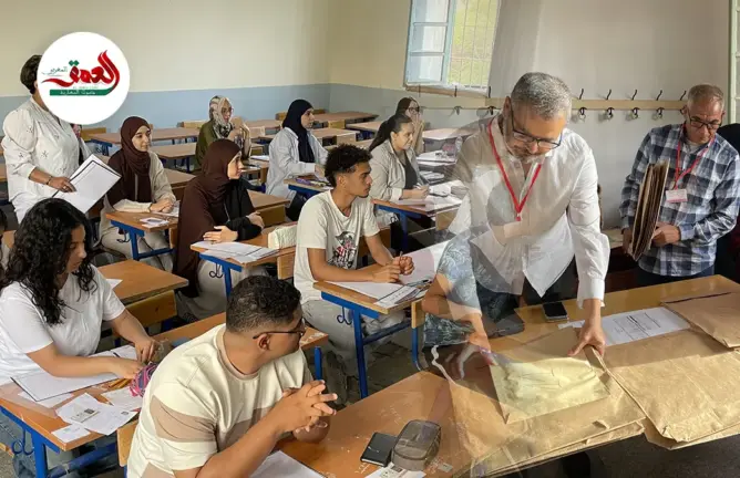 داخل أسوار ثانوية ابن عباد.. هكذا تبدأ رحلة الباكالوريا مع فتح الأظرفة