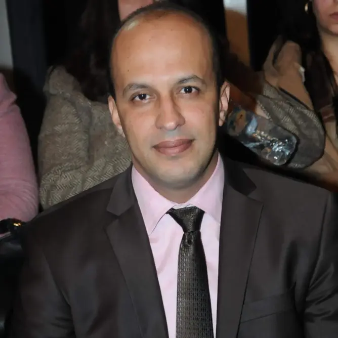 “سلطة الفايسبوك”
