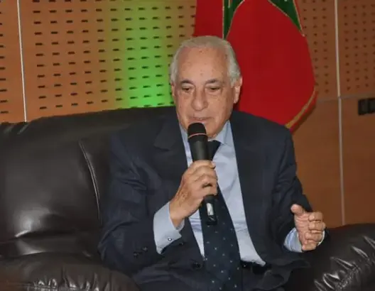 المؤرخ والناطق الرسمي الذي خدم العرش والوطن.. الملك ينعي المريني ويعدد مناقبه