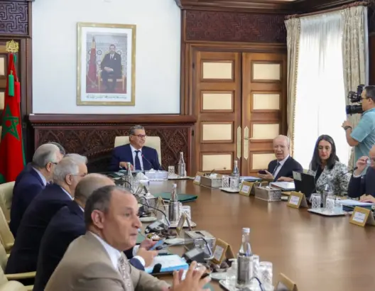 الحكومة تسن إطارا جديدا لقضاة المالية وتعتمد مرسوما لتحديث معهد تكوين الصحافيين