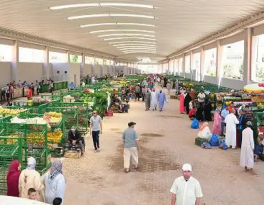 غليان بسوق النسيم بالدار البيضاء.. تبادل اتهامات بالعشوائية وفرض الإتاوات وافتعال الفوضى