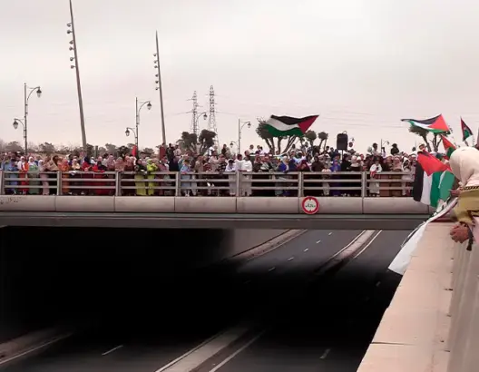 “عيد بلا طعم”.. مغاربة بأكادير ينددون بالعدوان الإسرائيلي ضد غزة (فيديو)