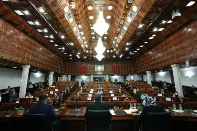 نزع ملكية يثير الجدل بمجلس البيضاء.. والبيجيدي يندد ويدعو لتدخل لفتيت