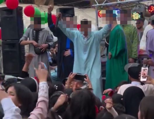 الحبس موقوف التنفيذ لمغني شعبي بطنجة بتهمة تحريض القاصرين على السكر