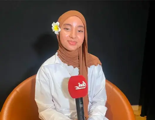 الفائزة بلقب “البودكاست التربوي”.. قصة ملهمة لتلميذة تحارب التفاهة في صناعة المحتوى (فيديو)