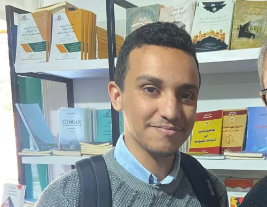سبابو “يستنطق العتمة” بشعره ويختبر “ما لم يقل” في زمن “انتقائية” الجمهور