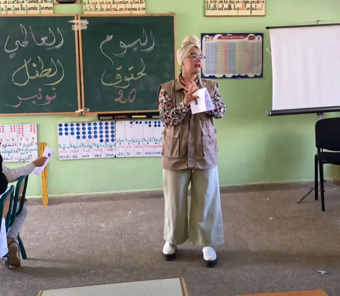صفاء.. متطوعة شابة وهبت وقتها لخدمة ضحايا ومتضرري زلزال الحوز