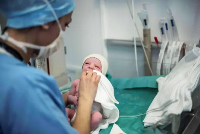 جمعية ترفض “التهميش الممنهج” لمهنة القبالة