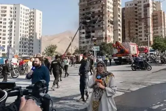 بين الخطاب والموقف.. خبير يشح كيف يصنع الإعلام العربي معركة طهران وتل أبيب