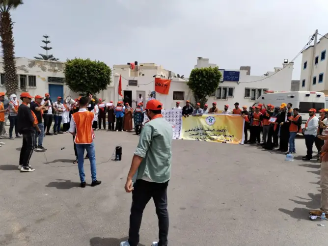 البرلمان يدخل على خط أزمة الصحة بطرفاية وسط احتجاجات الأطر الطبية