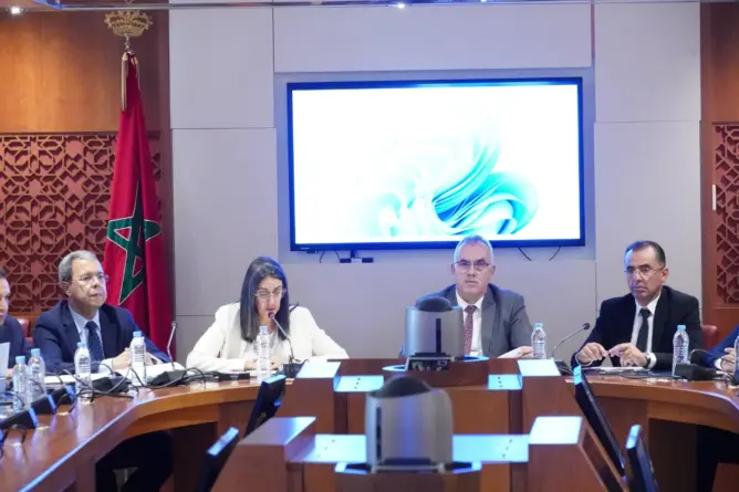 برلمانيون: تأخر إصلاح المؤسسات العمومية “مقلق” ويجب ربط المسؤولية بالمحاسبة