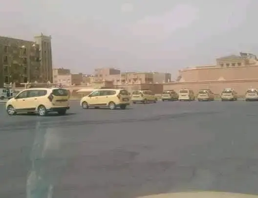 مهنيو سيارات الأجرة الكبيرة بزاكورة يشتكون التهميش ويطالبون بتأهيل المحطة