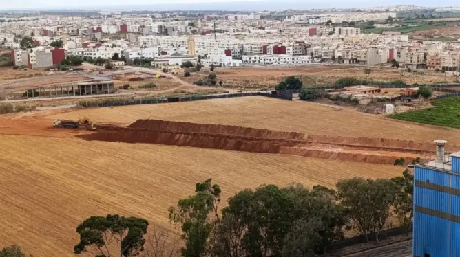 عين عتيق في عزلة بسبب أشغال الـ”TGV”.. دواوير وتجمعات سكنية “مُحاصَرة” والجماعة توضح